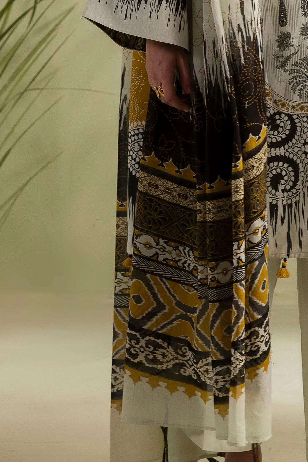 3 Piece Printed Lawn Suit with Embroidered Neckline - CL-62362