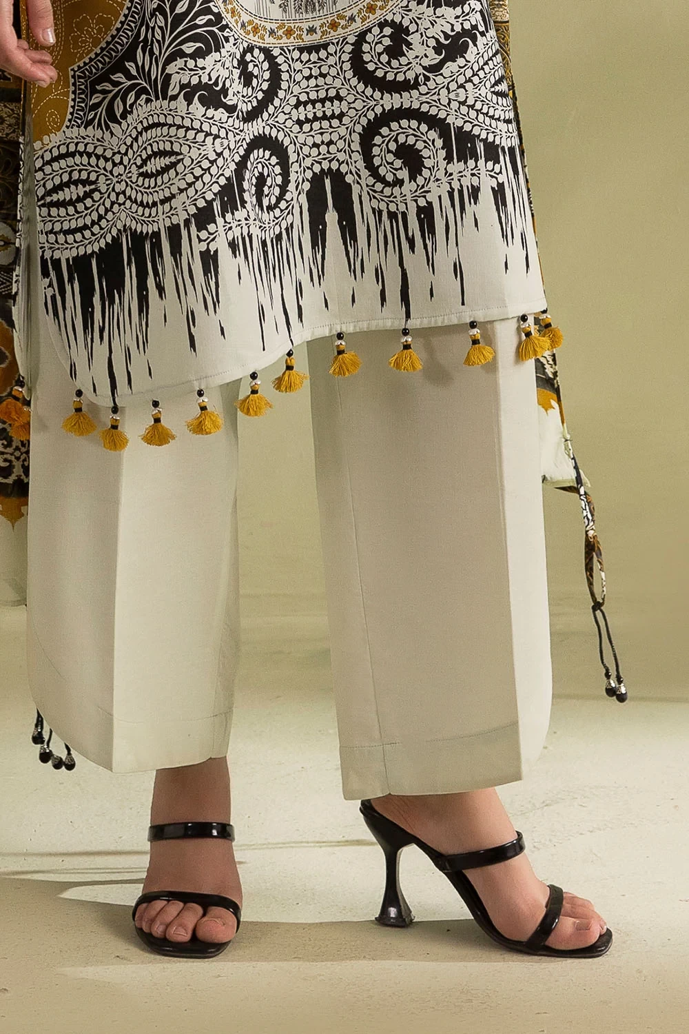 3 Piece Printed Lawn Suit with Embroidered Neckline - CL-62362