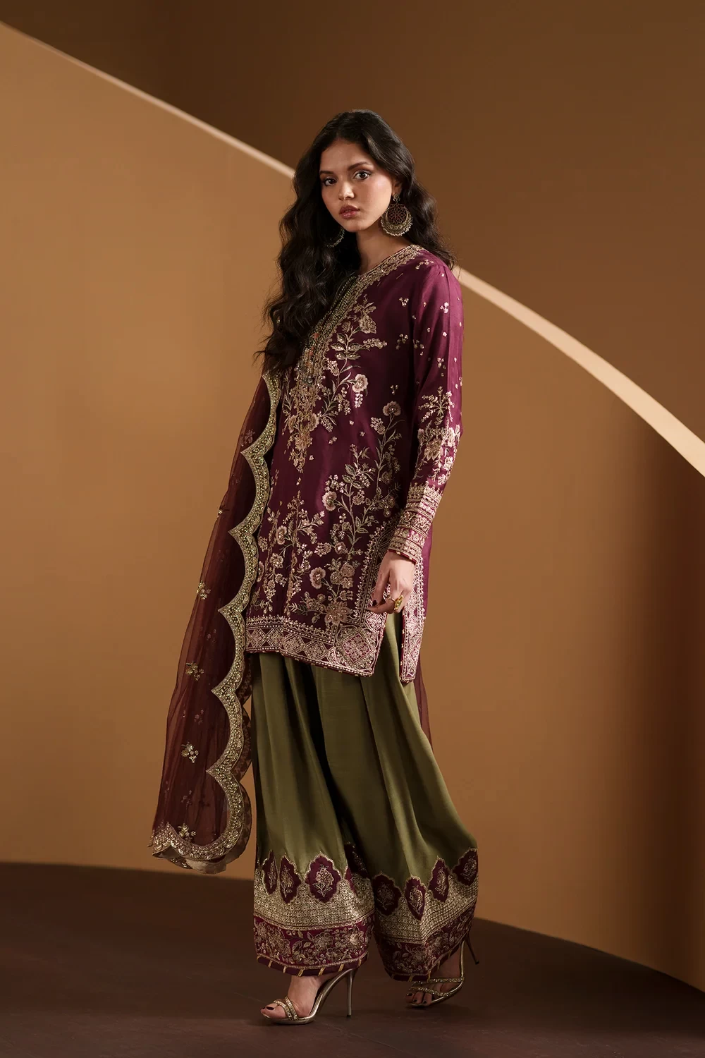 EMBROIDERED SUIT - E1217/104/520