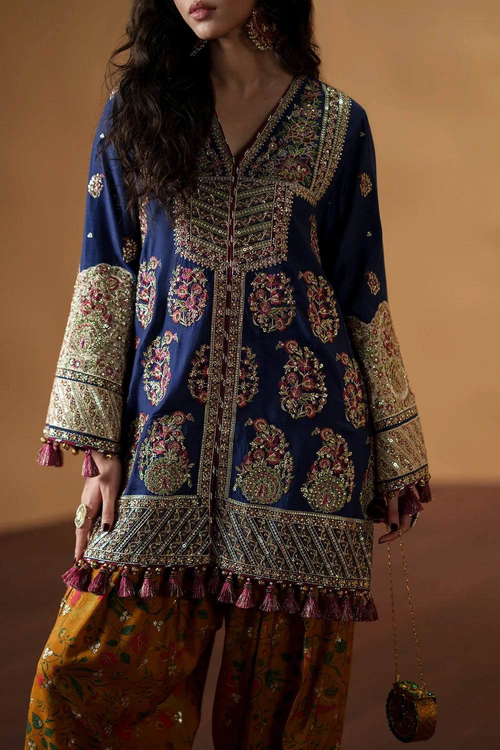 EMBROIDERED SUIT - E1224/104/620