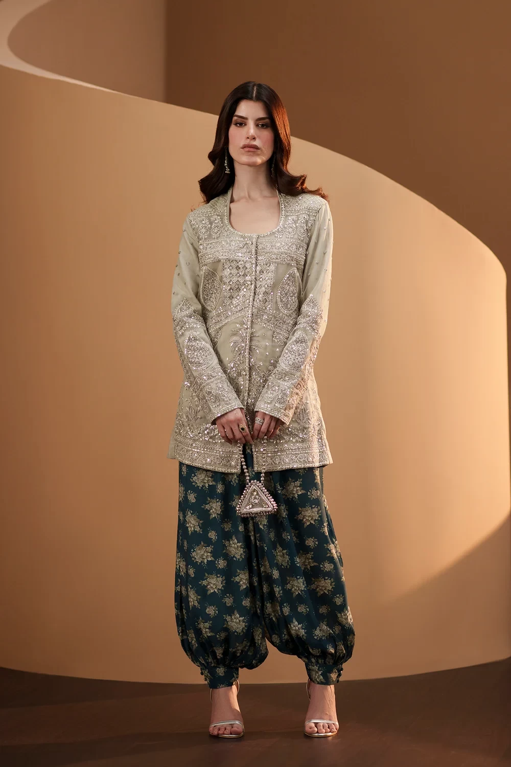 EMBROIDERED SUIT - E1109/104/818