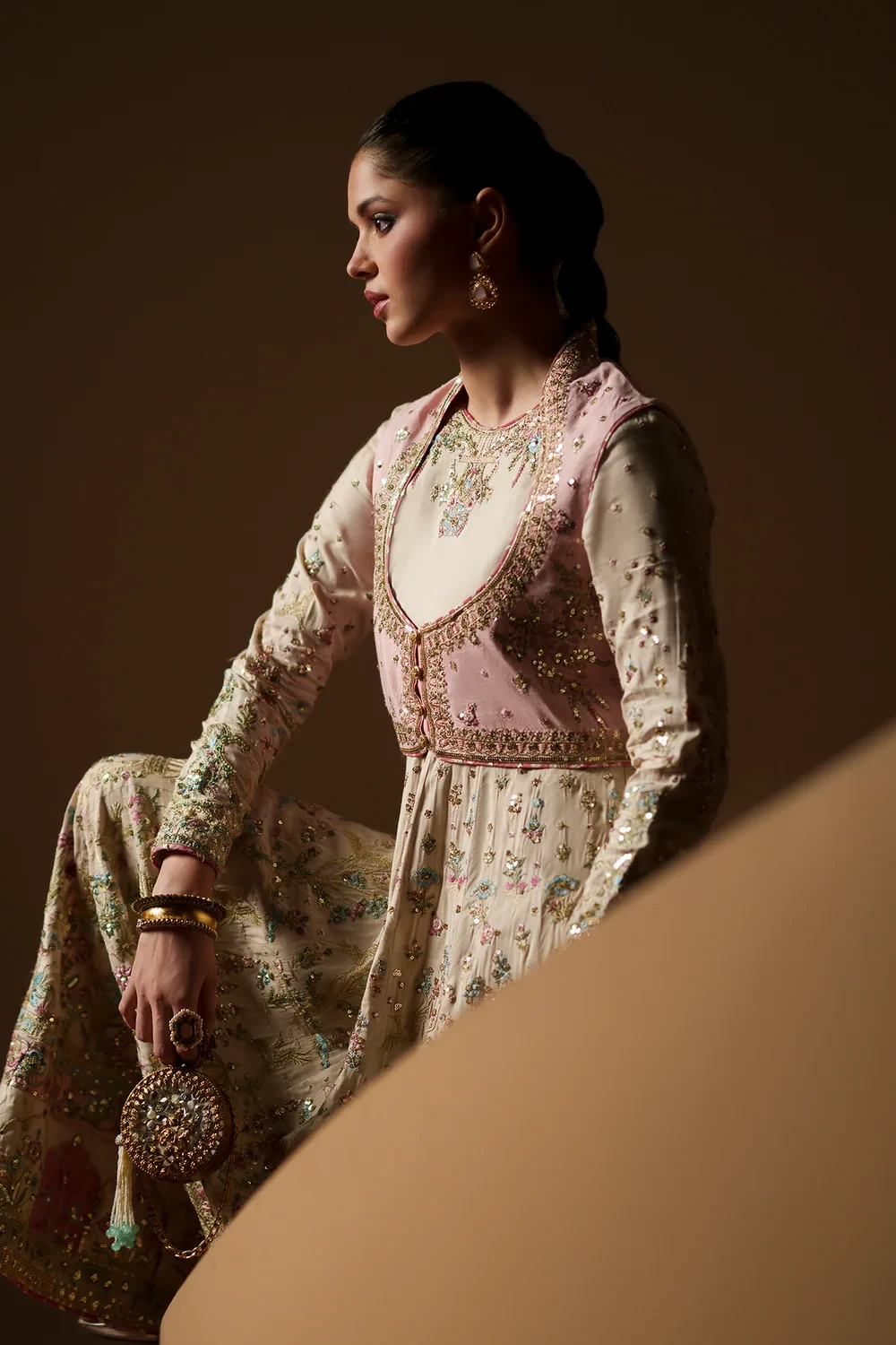 EMBROIDERED PISHWAS - E1204/104/002