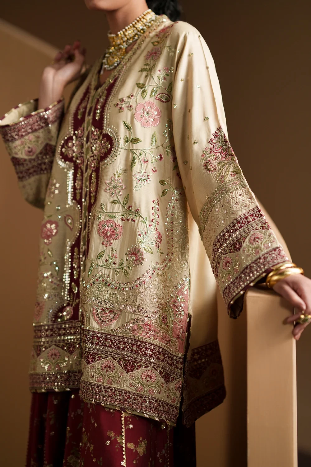 EMBROIDERED SUIT - E1213/104/005