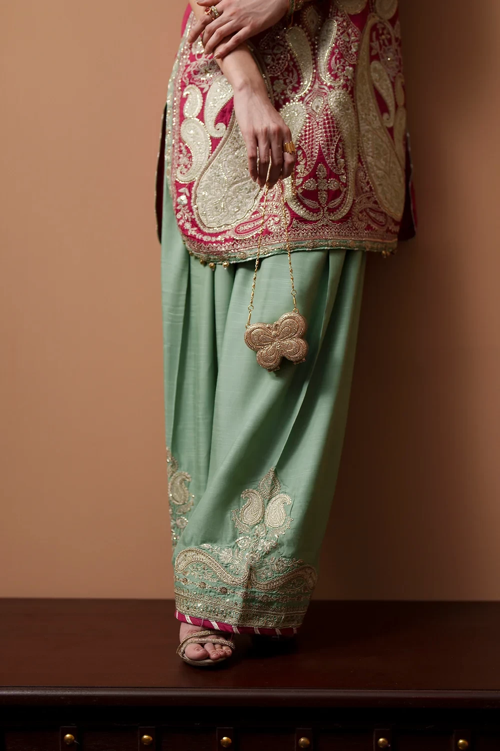 EMBROIDERED SUIT - E1211/104/405