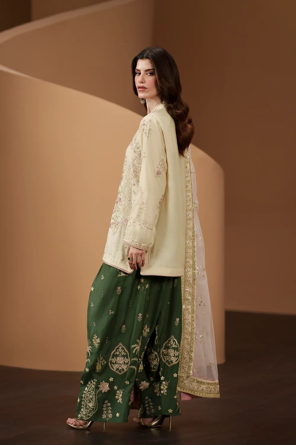 EMBROIDERED SUIT - E1134/104/112