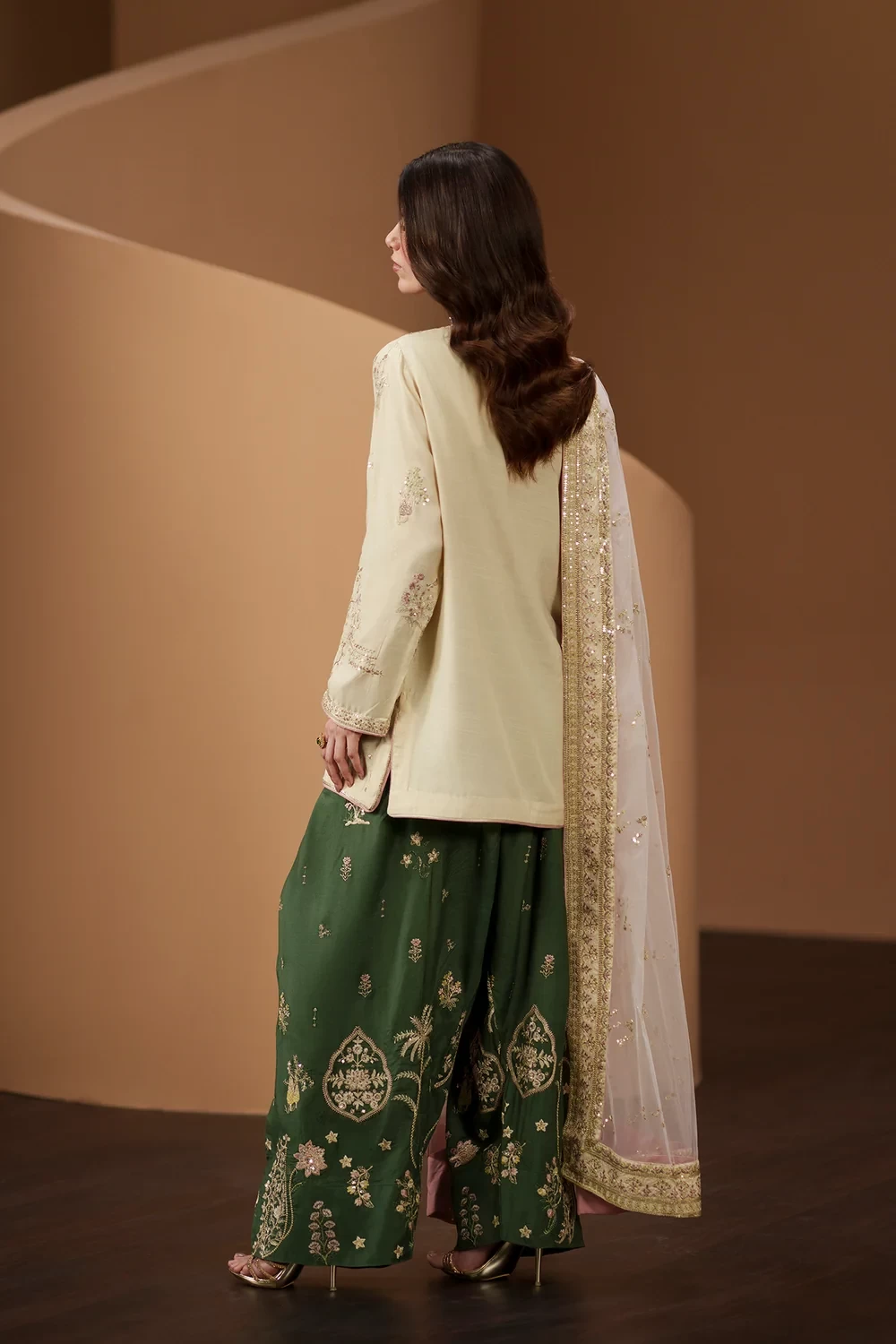 EMBROIDERED SUIT - E1134/104/112