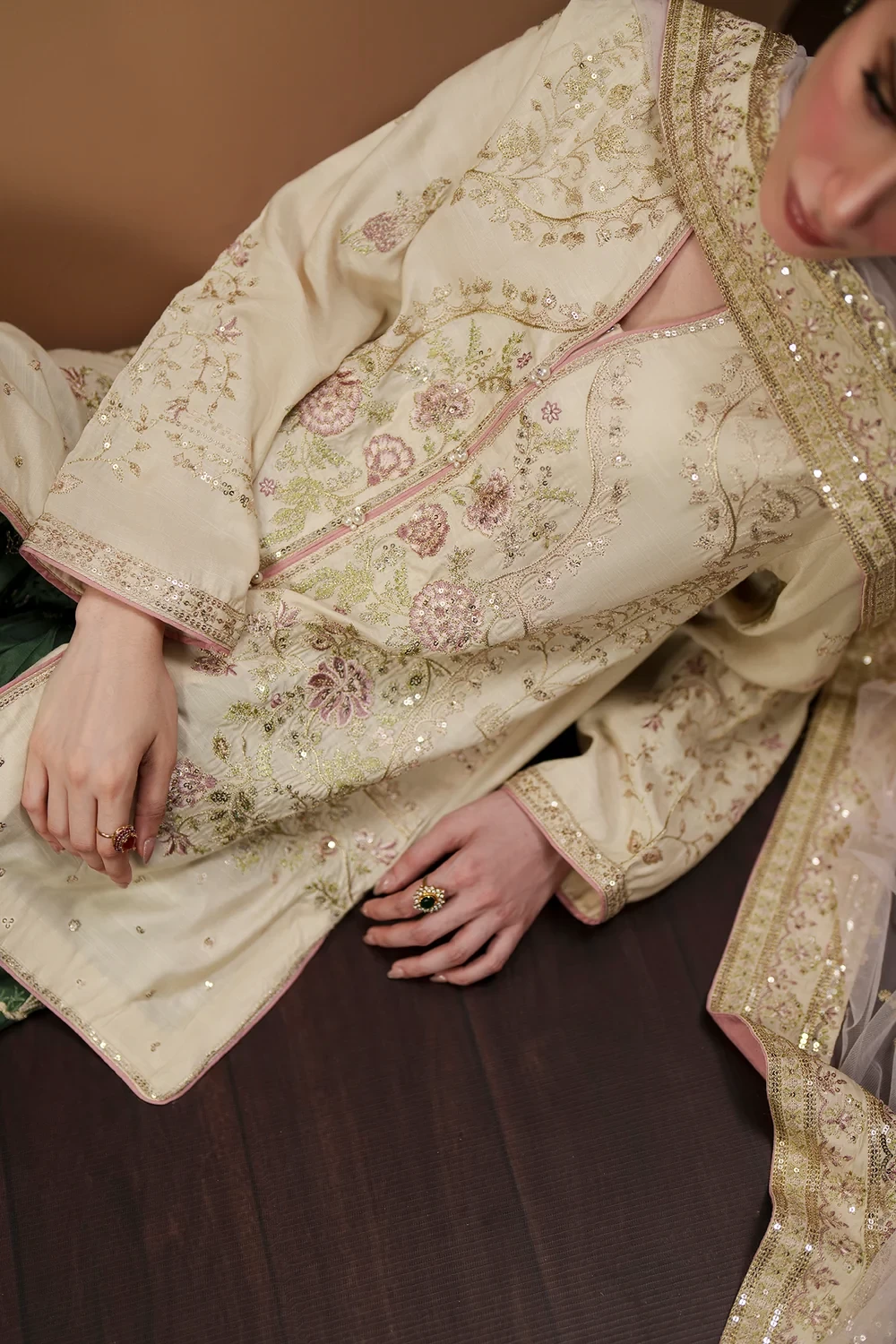 EMBROIDERED SUIT - E1134/104/112