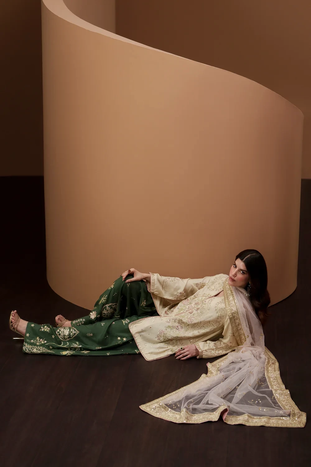 EMBROIDERED SUIT - E1134/104/112