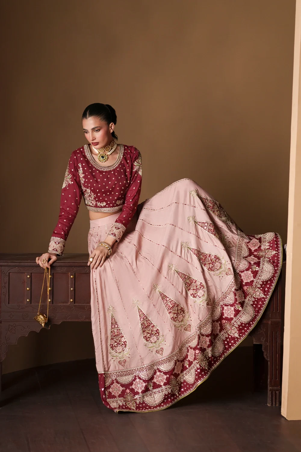 EMBROIDERED SUIT - E1215/104/305