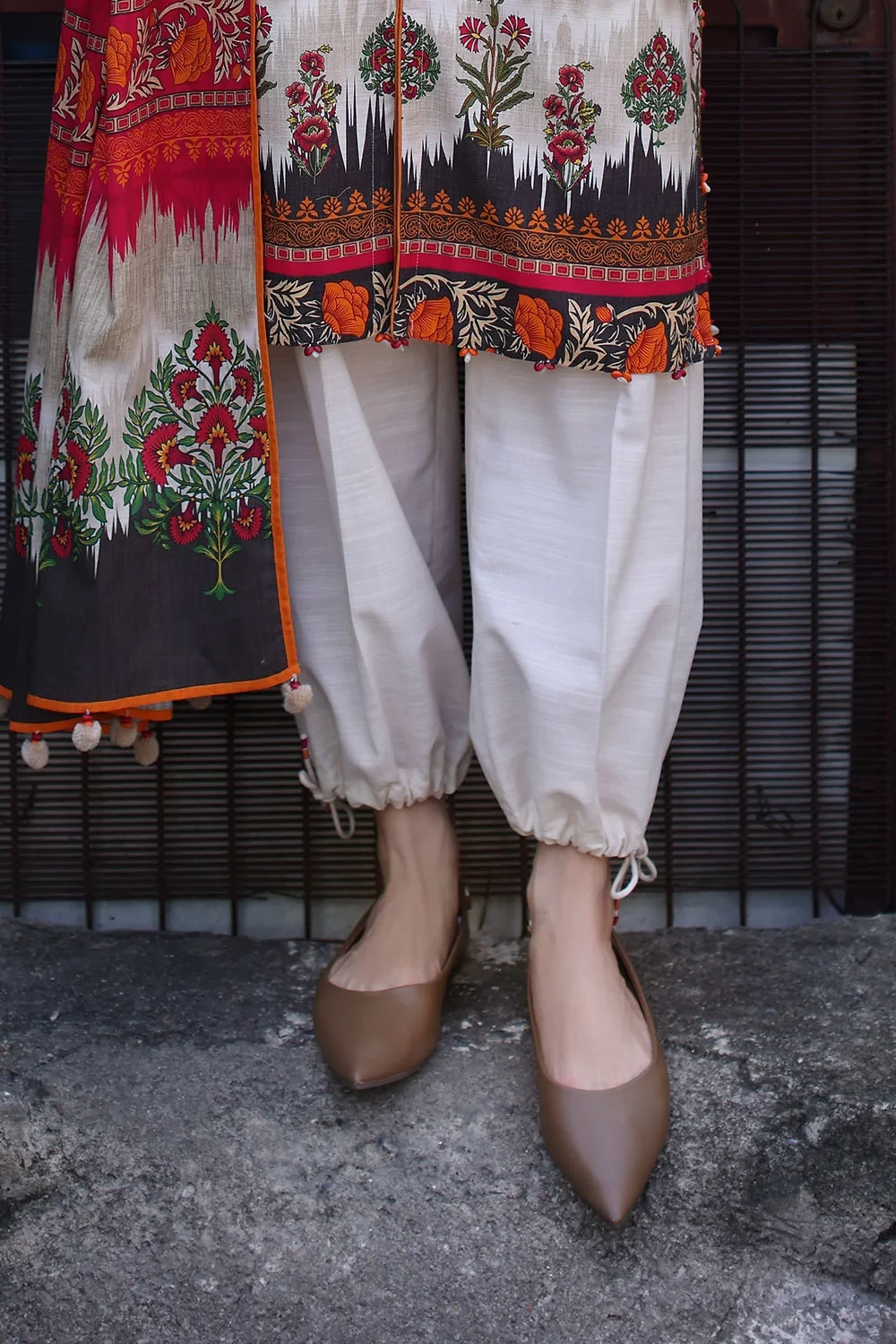 3 Piece Printed Khaddar Suit with Printed Khaddar Dupatta - W-FB-WIN-26-485738