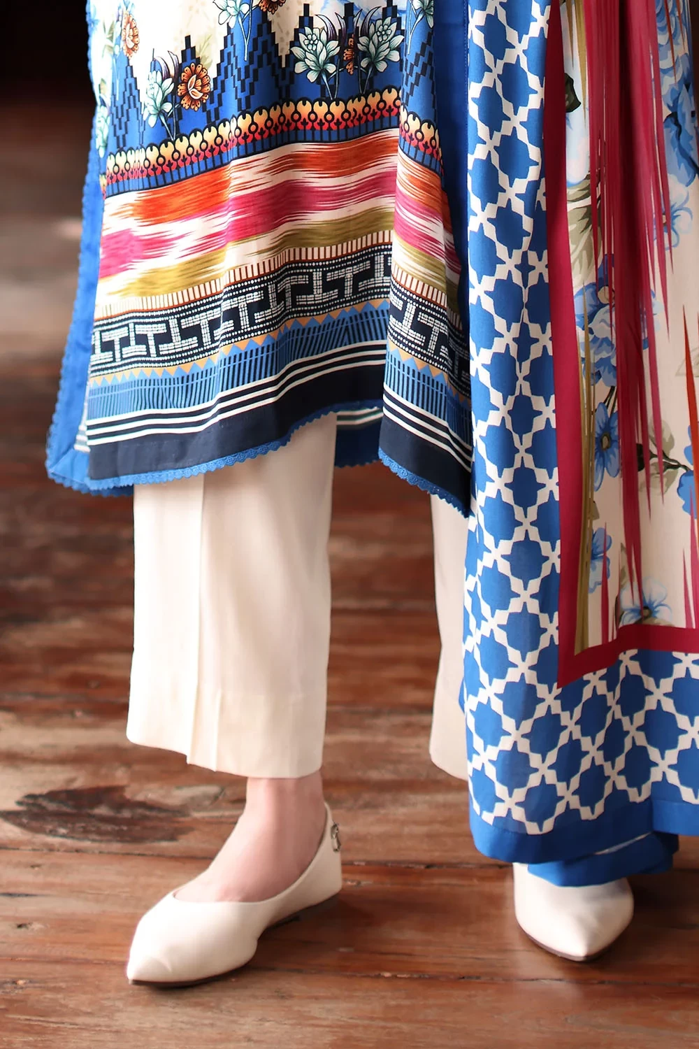 3 Piece Printed Linen Suit with Printed Linen Dupatta - W-FB-WIN-26-485758