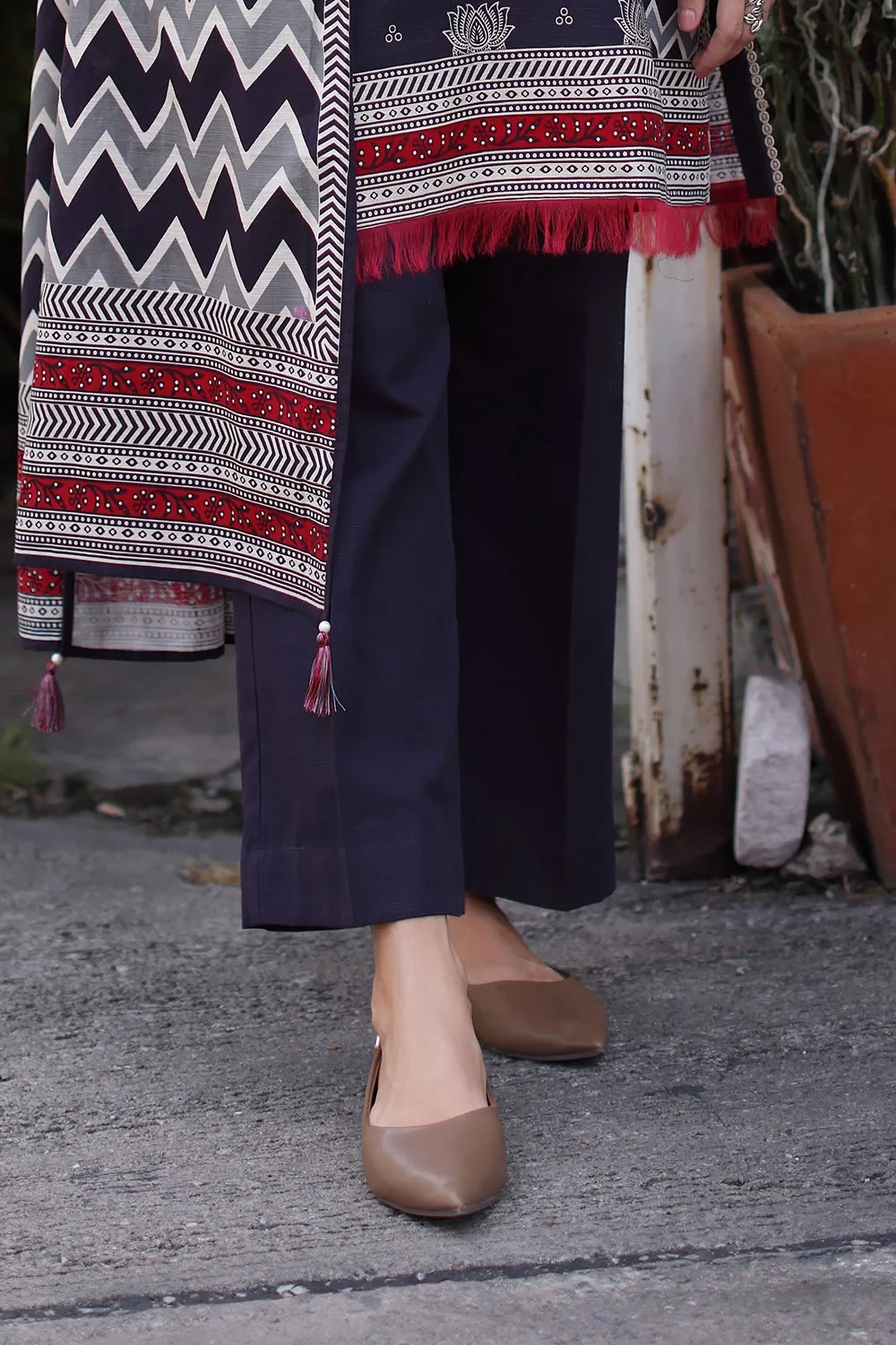 3 Piece Printed Khaddar Suit with Printed Khaddar Dupatta - W-FB-WIN-26-485734