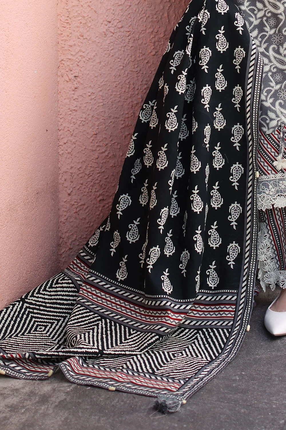3 Piece Printed Khaddar Suit with Printed Khaddar Dupatta and Printed Trouser - 