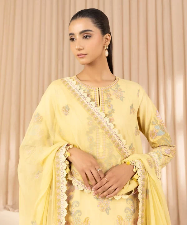 3 Piece - Embroidered Lawn Suit SKU: 0U3PELX25V24