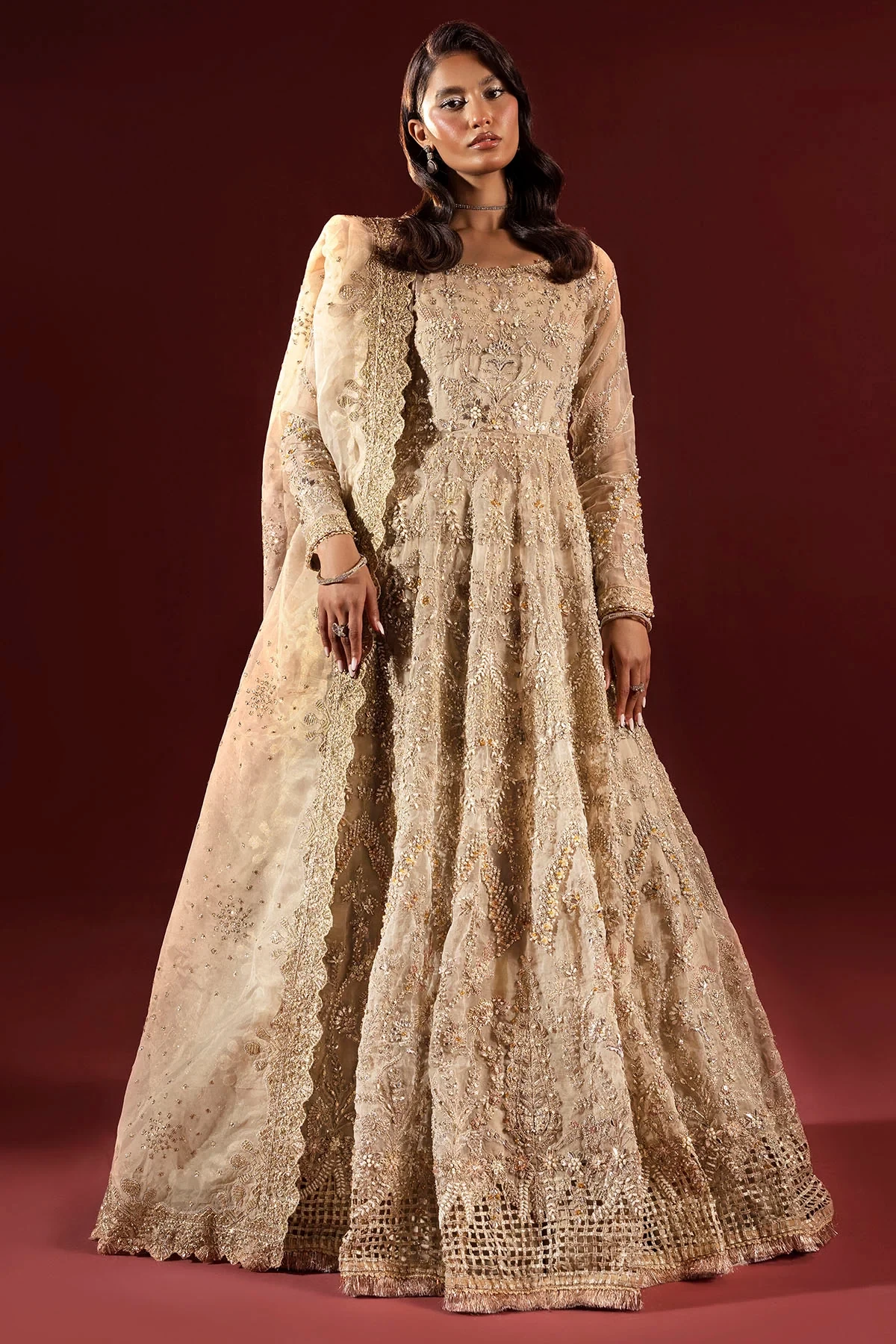 4940-LAIRA EMBROIDERED ORGANZA