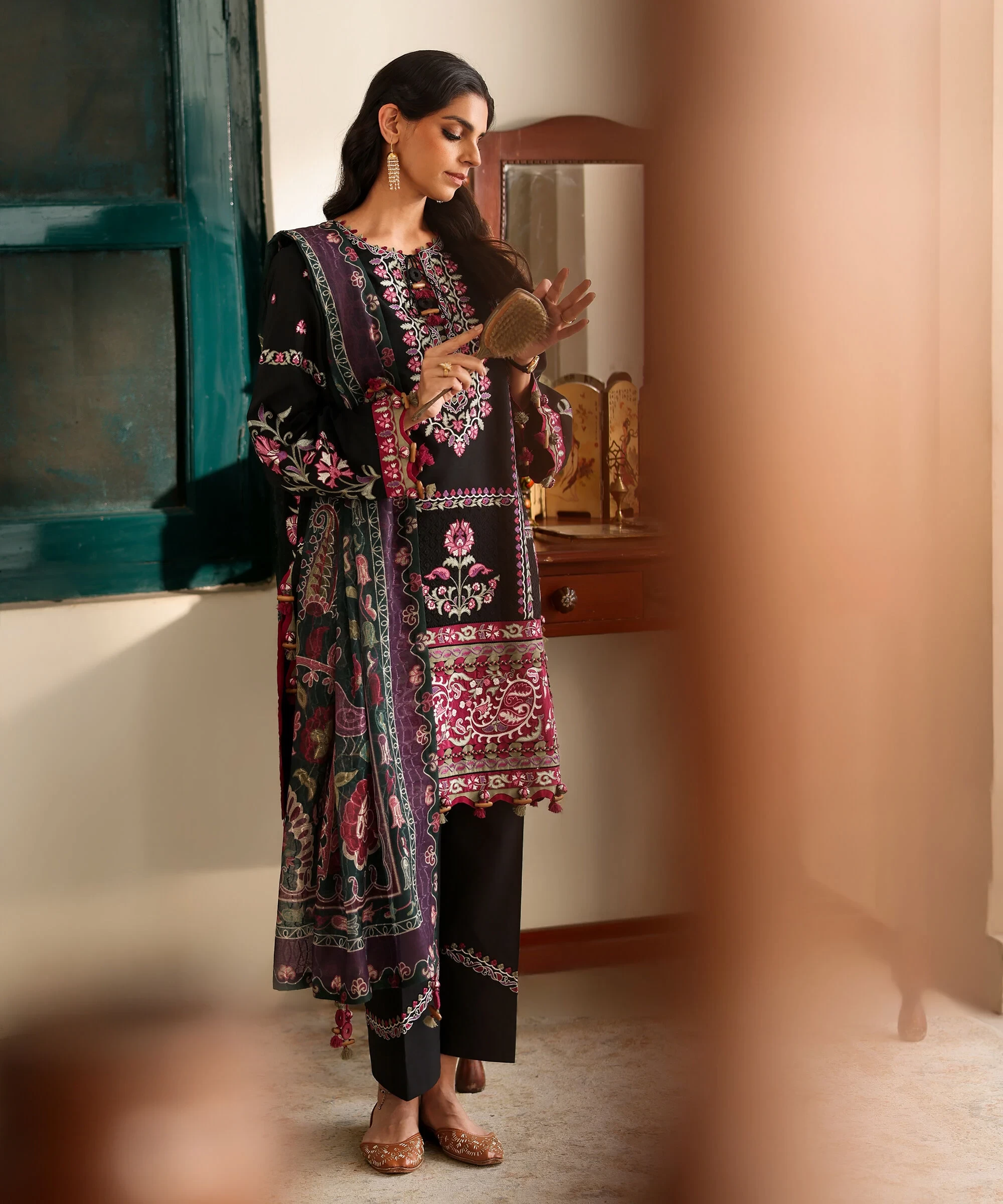 3 Piece Embroidered Lawn Suit - U3PESUS26V41