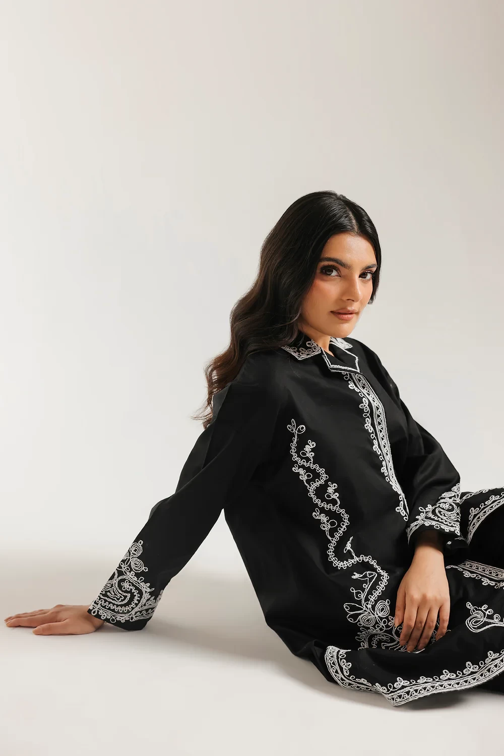 EMBROIDERED SUIT - E7607/102/902