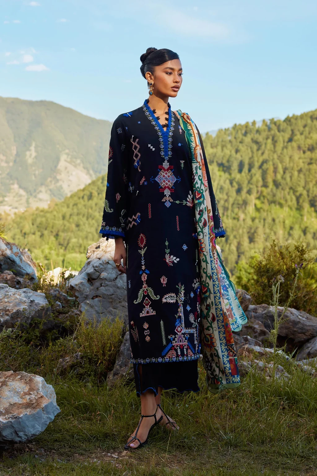 Embroidered 3 Piece Muzlin Suit - M262-015B-CL