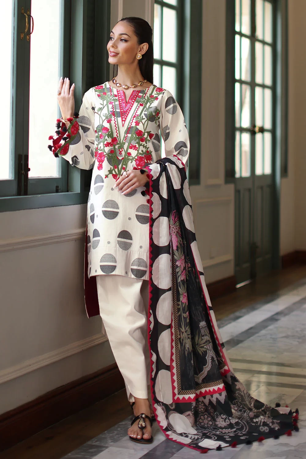 3 Piece Embroidered Jacquard Suit - W-FB-RE-26-477279