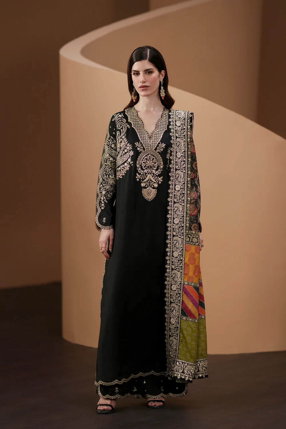 EMBROIDERED SUIT - E1127/104/902