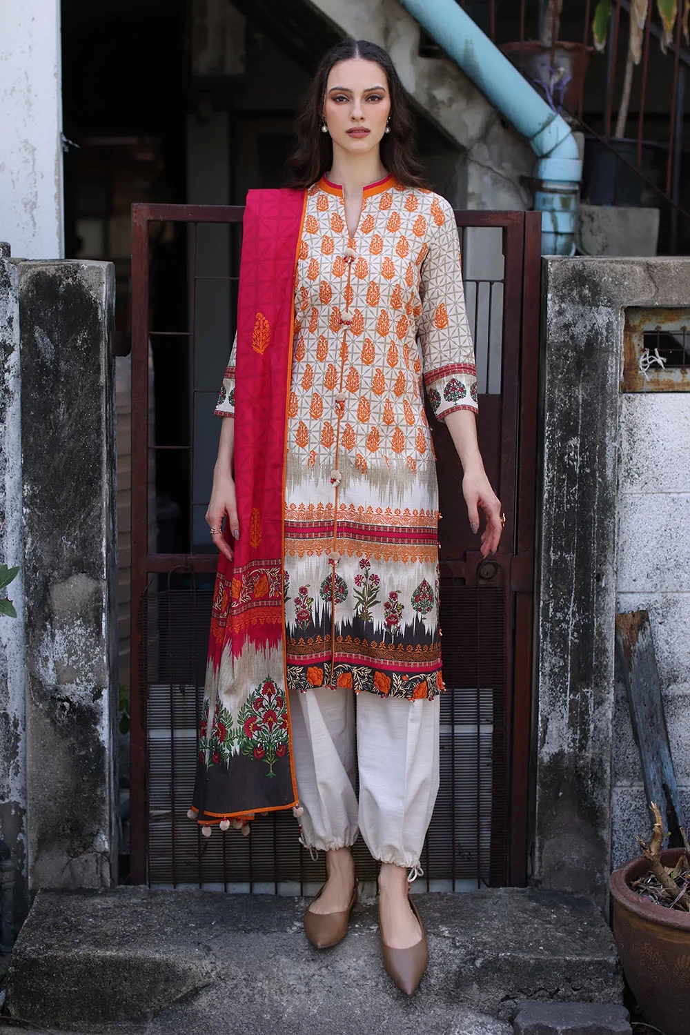 3 Piece Printed Khaddar Suit with Printed Khaddar Dupatta - W-FB-WIN-26-485738